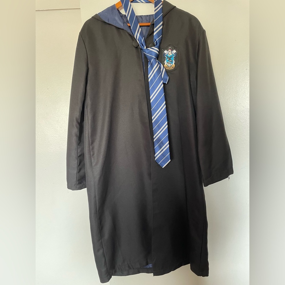 Ravenclaw robe and tie